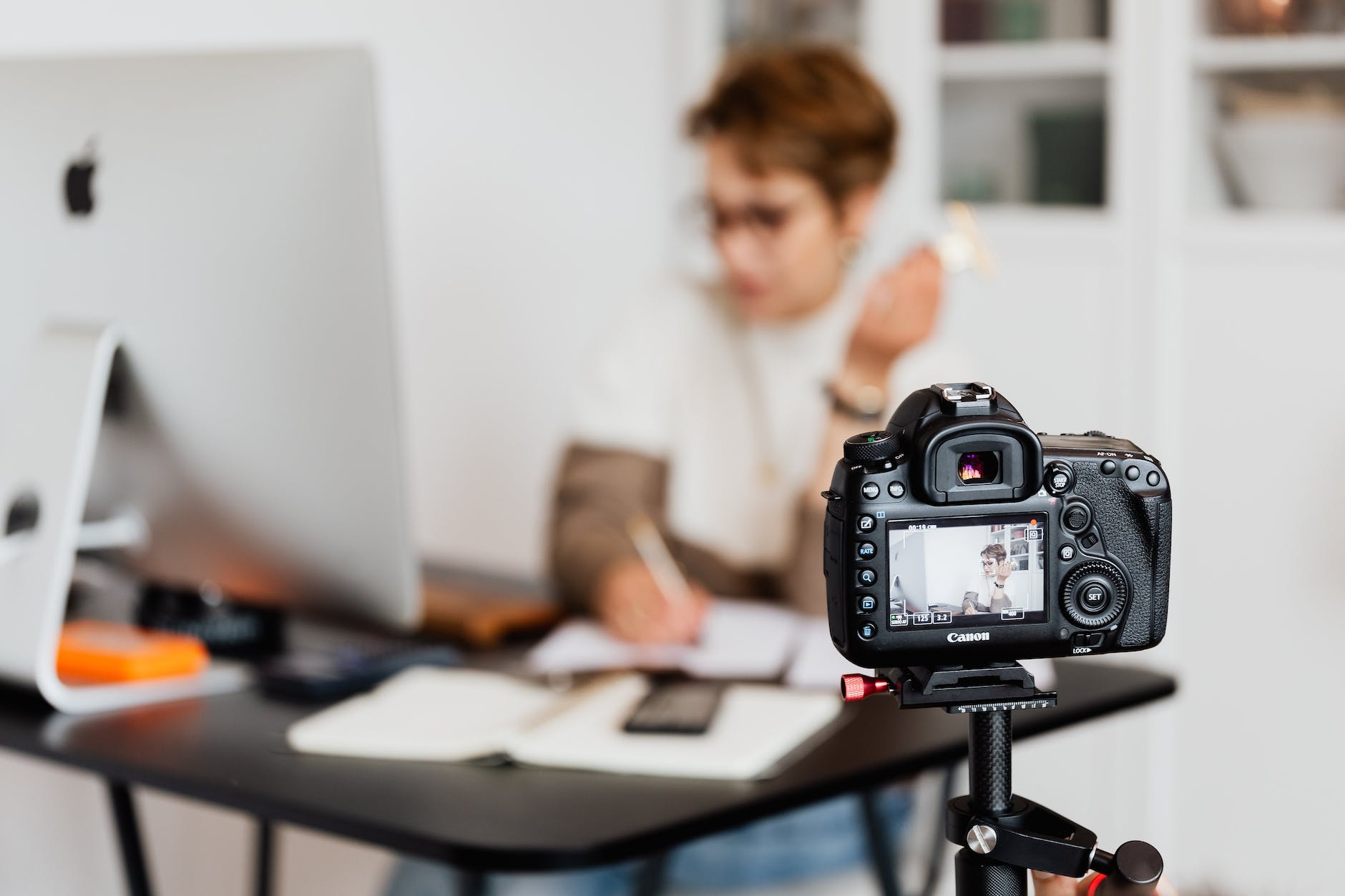 pod: Turning your dSLR into a Webcam with Elgato HD60 S+ and a Shure VP83F microphone